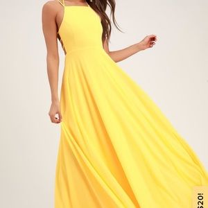 Woman’s Lulu’s Yellow Dress